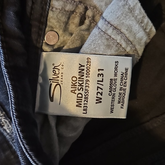 Silver Jeans - Picture 3 of 4